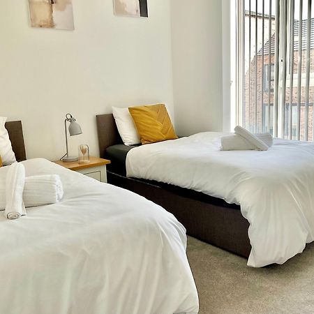 The Parkes A Stylish 3Br House, 5 Mins From Central Birmingham Close To The Edgbaston Stadium, The Hippodrome, Uob, Aston And Bcu, China Town, Kings Heath Bhx Airport And Much More מראה חיצוני תמונה
