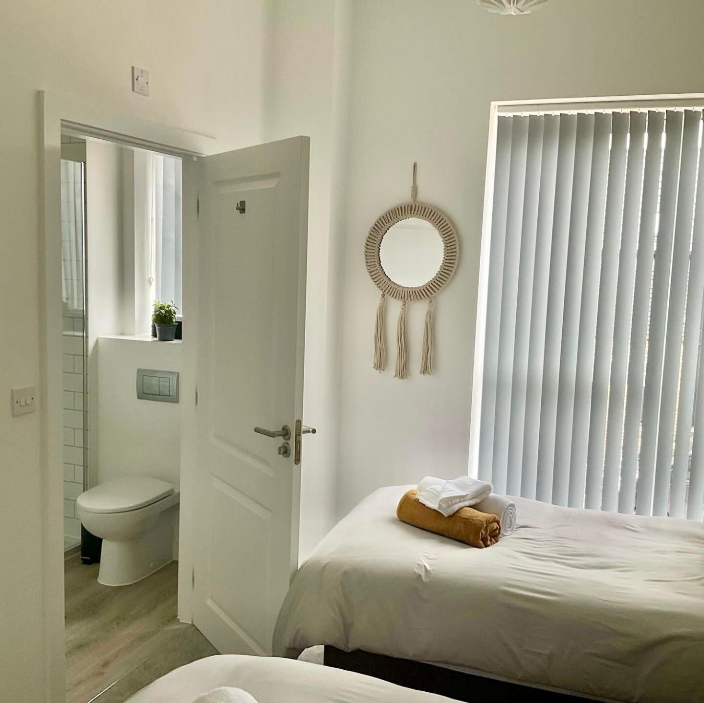 The Parkes A Stylish 3Br House, 5 Mins From Central Birmingham Close To The Edgbaston Stadium, The Hippodrome, Uob, Aston And Bcu, China Town, Kings Heath Bhx Airport And Much More מראה חיצוני תמונה