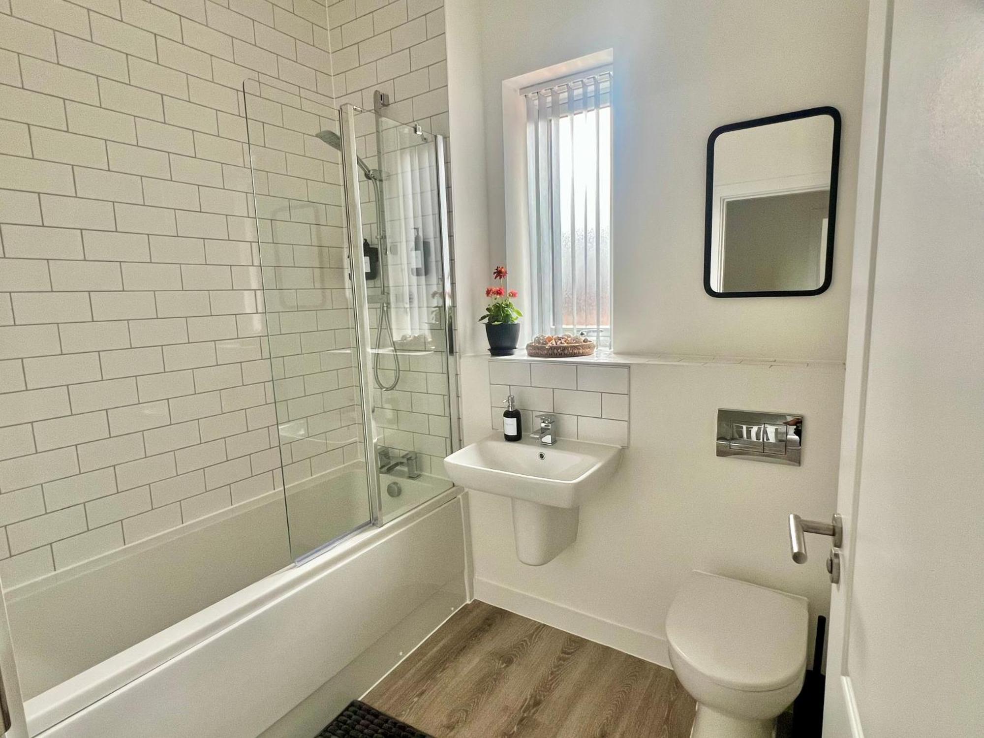The Parkes A Stylish 3Br House, 5 Mins From Central Birmingham Close To The Edgbaston Stadium, The Hippodrome, Uob, Aston And Bcu, China Town, Kings Heath Bhx Airport And Much More מראה חיצוני תמונה