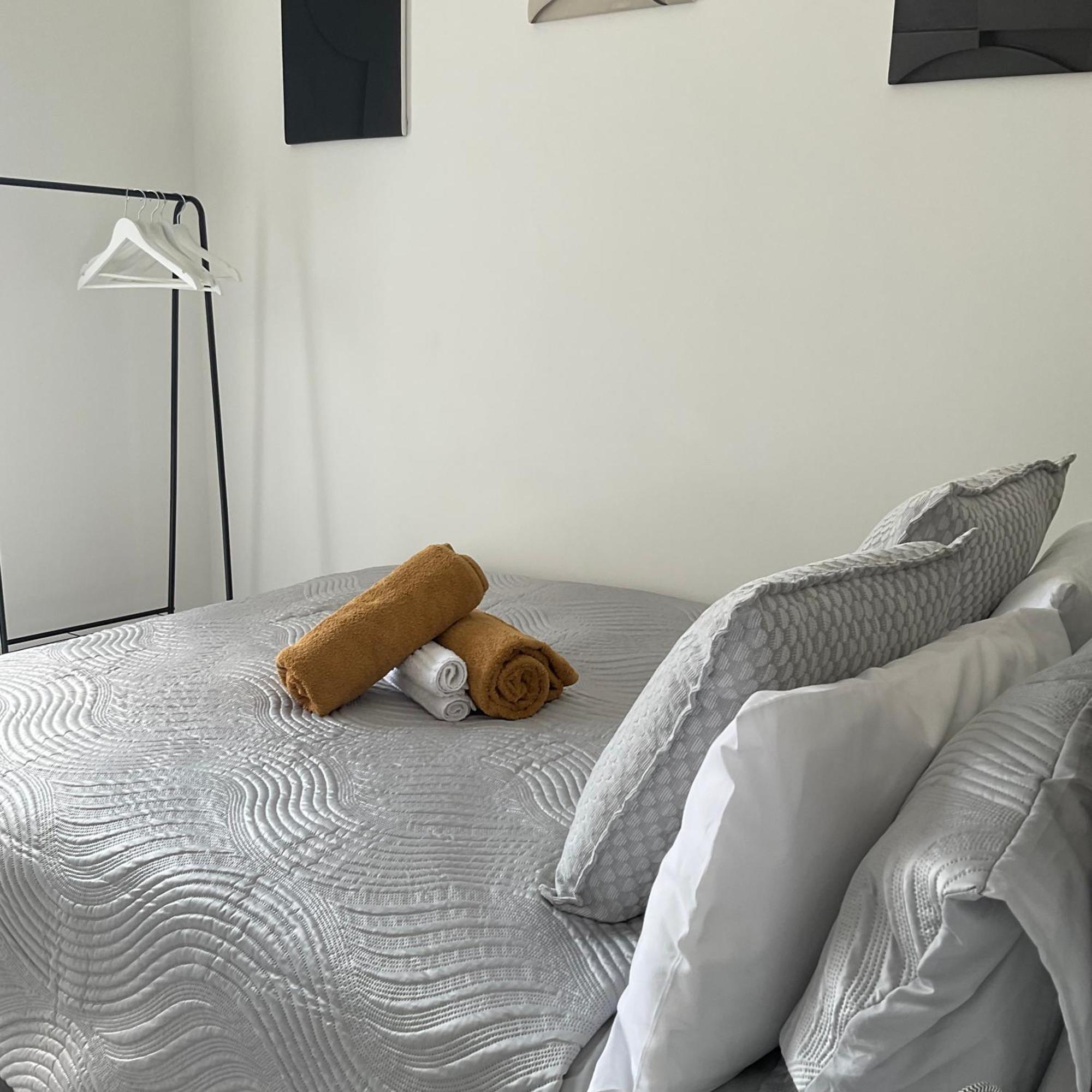 The Parkes A Stylish 3Br House, 5 Mins From Central Birmingham Close To The Edgbaston Stadium, The Hippodrome, Uob, Aston And Bcu, China Town, Kings Heath Bhx Airport And Much More מראה חיצוני תמונה