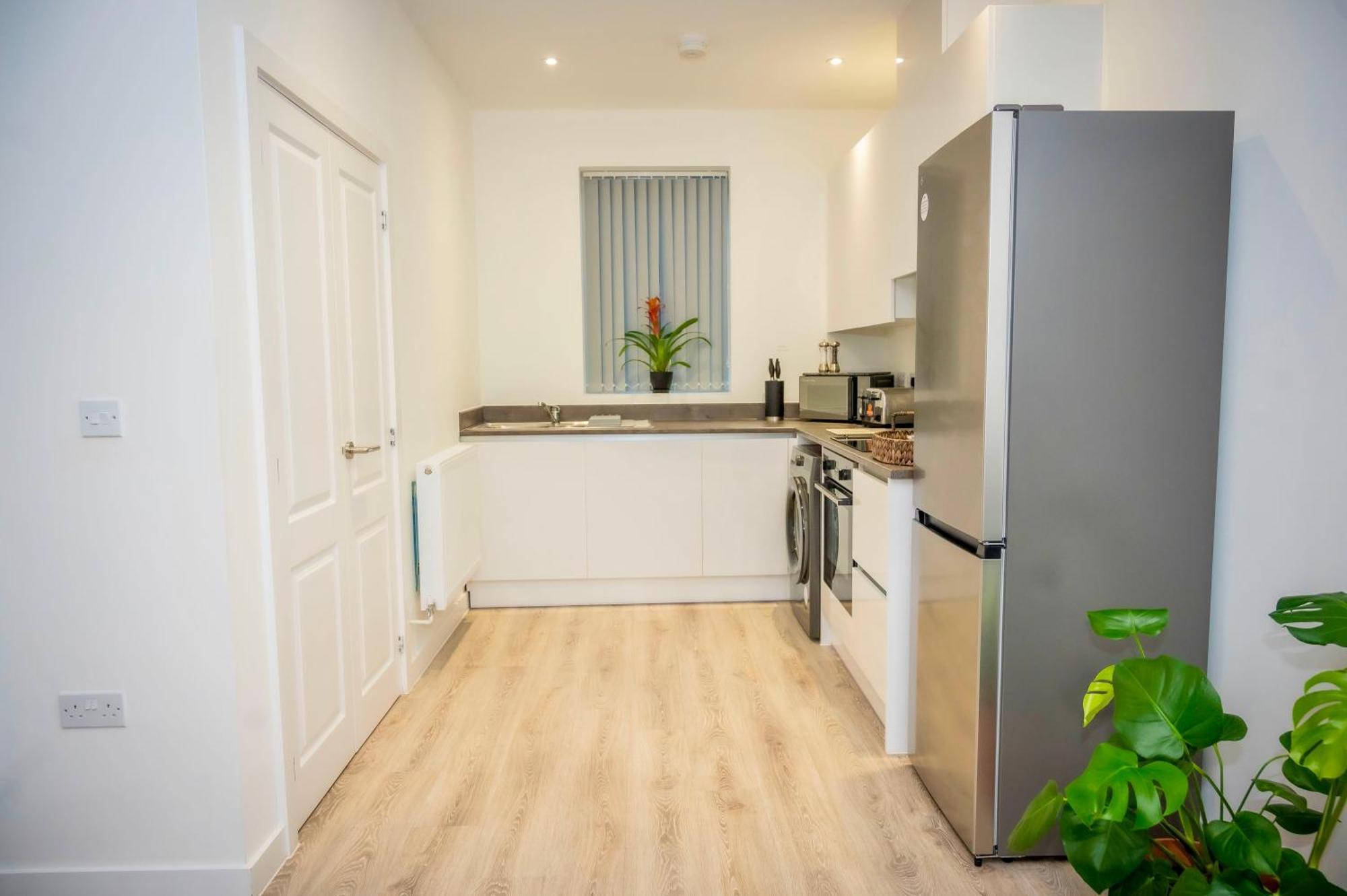 The Parkes A Stylish 3Br House, 5 Mins From Central Birmingham Close To The Edgbaston Stadium, The Hippodrome, Uob, Aston And Bcu, China Town, Kings Heath Bhx Airport And Much More מראה חיצוני תמונה