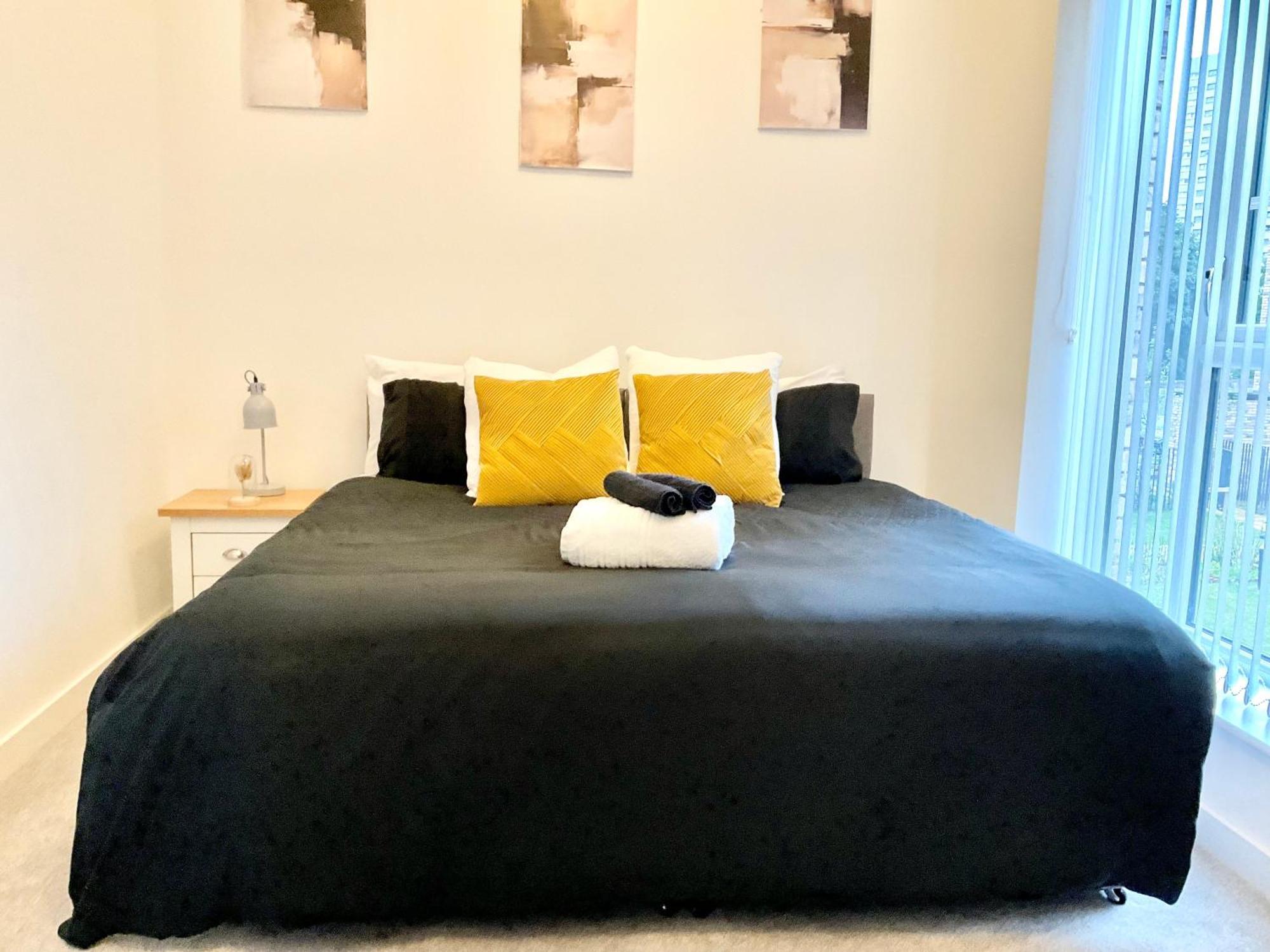The Parkes A Stylish 3Br House, 5 Mins From Central Birmingham Close To The Edgbaston Stadium, The Hippodrome, Uob, Aston And Bcu, China Town, Kings Heath Bhx Airport And Much More מראה חיצוני תמונה