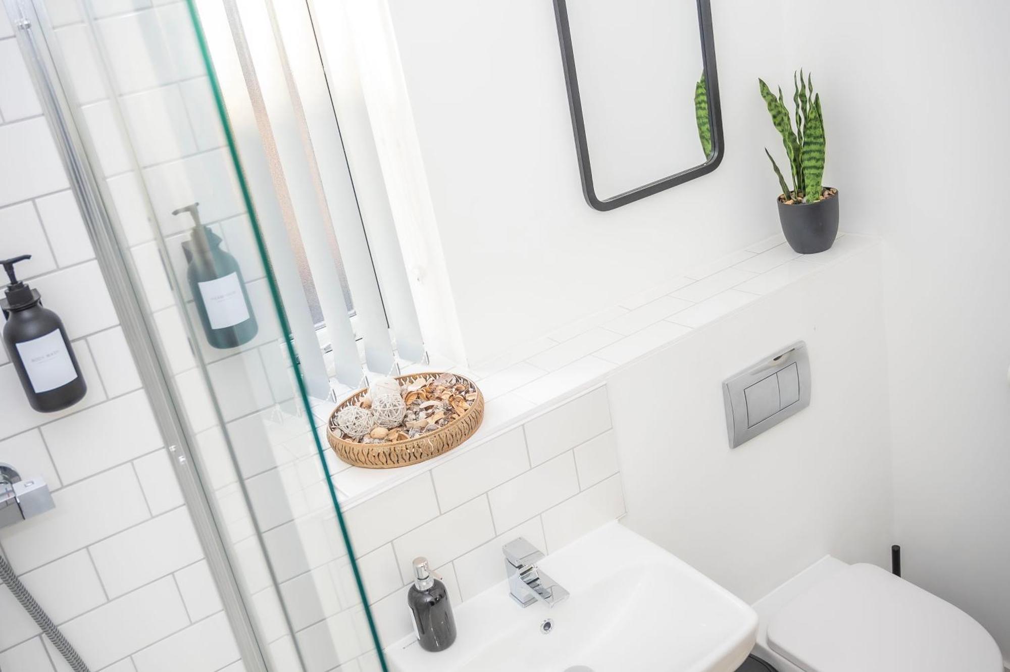 The Parkes A Stylish 3Br House, 5 Mins From Central Birmingham Close To The Edgbaston Stadium, The Hippodrome, Uob, Aston And Bcu, China Town, Kings Heath Bhx Airport And Much More מראה חיצוני תמונה
